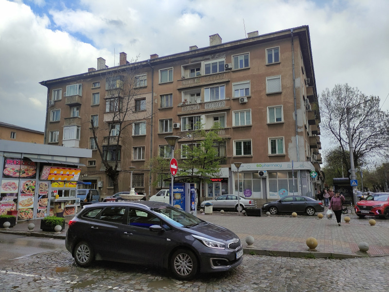 In vendita  2 camere da letto Sofia , Tsentar , 80 mq | 60870460