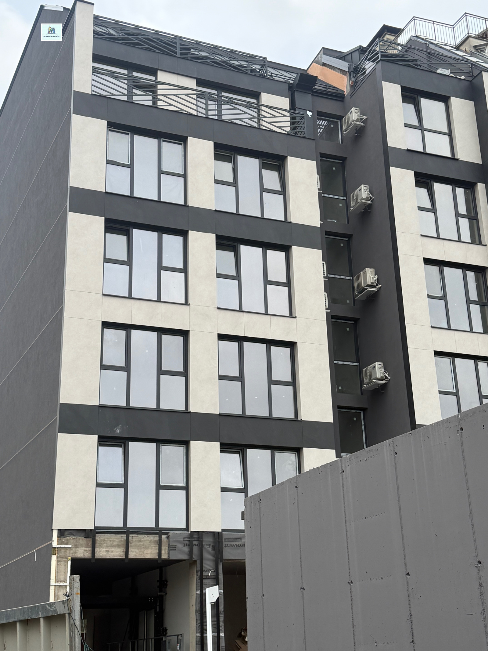 Продава ГАРАЖ, ПАРКОМЯСТО, гр. София, Гоце Делчев