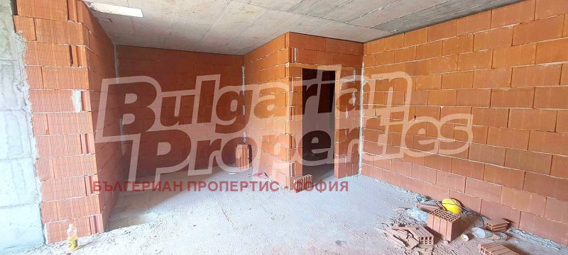 Продаја  2 спаваће собе Софија , м-т Гардова глава , 82 м2 | 44112597