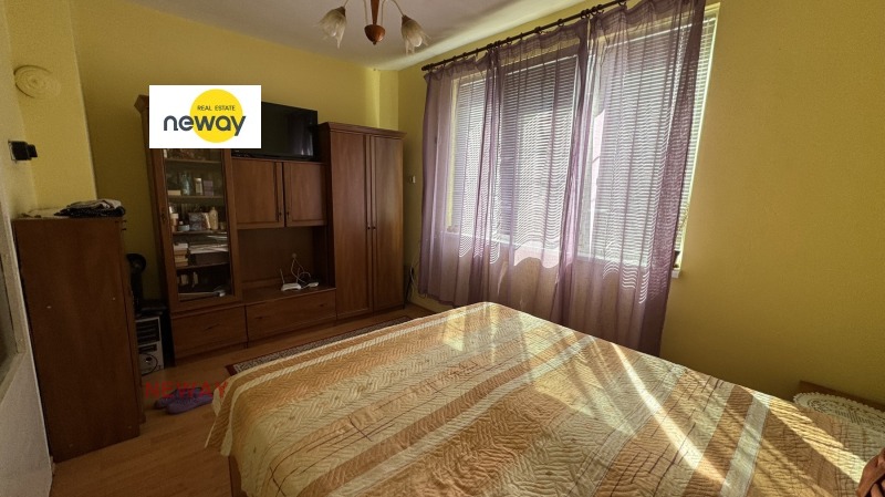 Продава ЕТАЖ ОТ КЪЩА, гр. Плевен, Мара Денчева, снимка 8 - Етаж от къща - 52210981