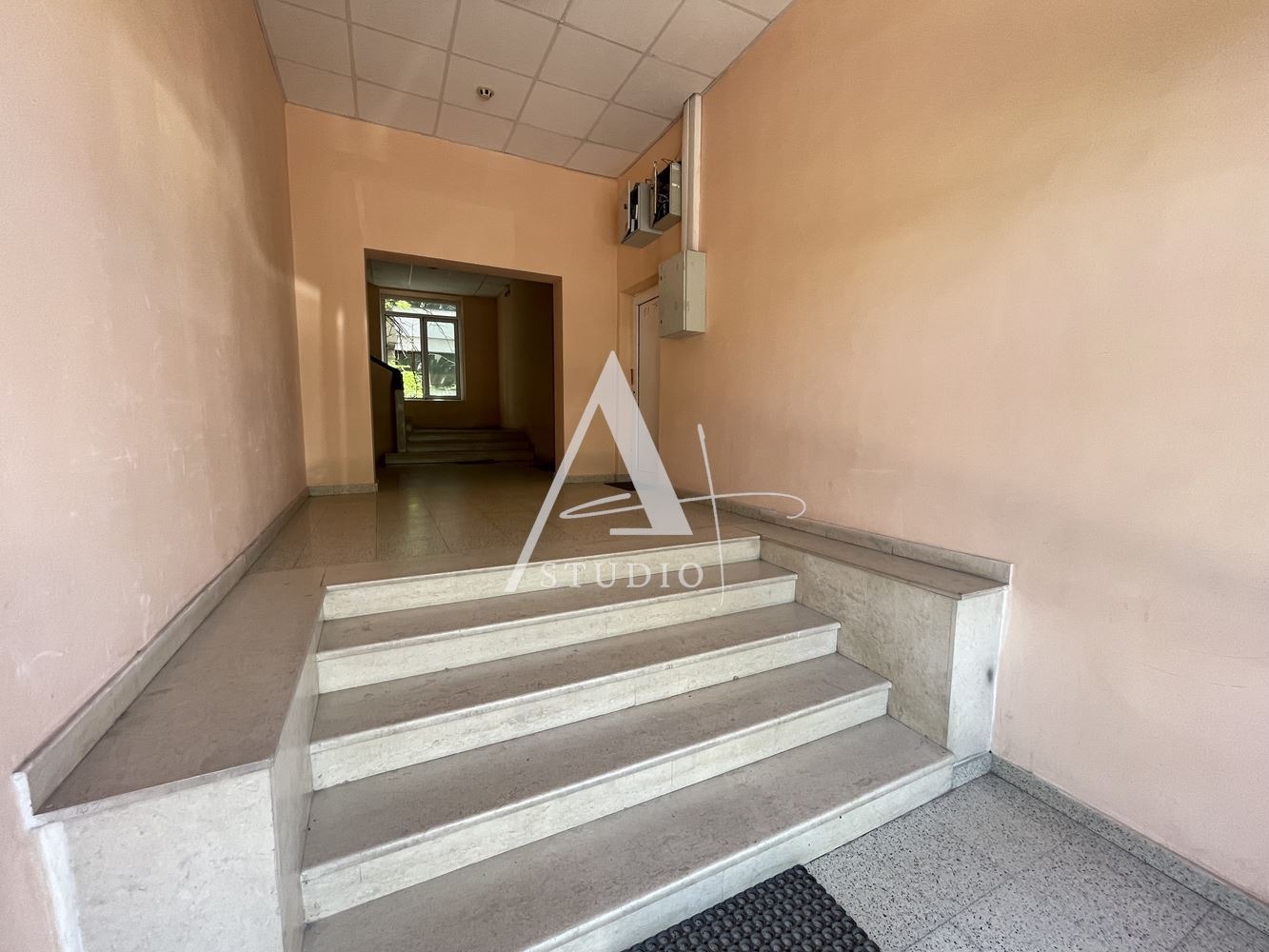 Продава ОФИС, гр. София, Летище София, снимка 2 - Офиси - 55686276