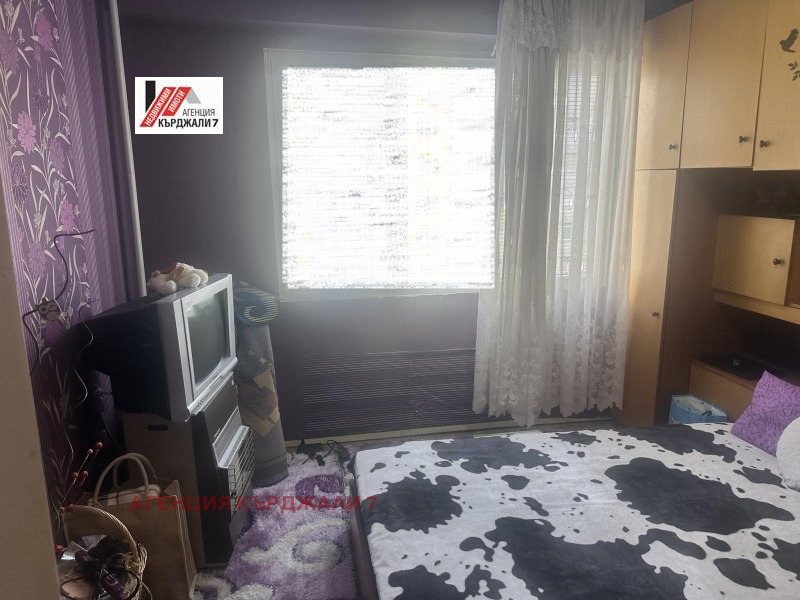 Продава МНОГОСТАЕН, гр. Кърджали, Възрожденци, снимка 7 - Апартаменти - 52277323