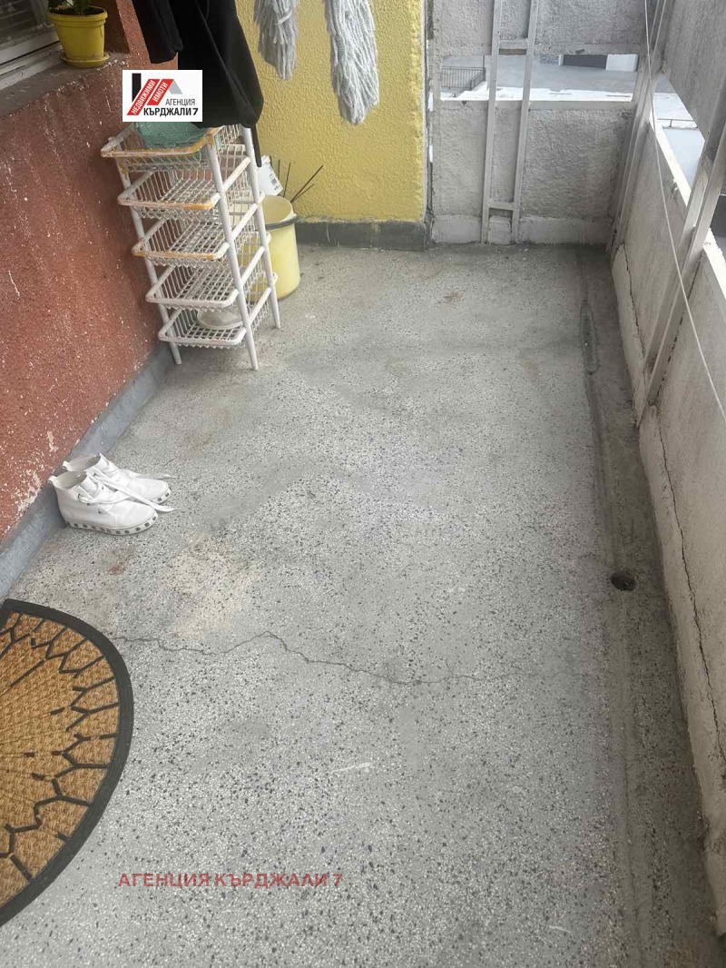 Продава МНОГОСТАЕН, гр. Кърджали, Възрожденци, снимка 13 - Апартаменти - 52277323