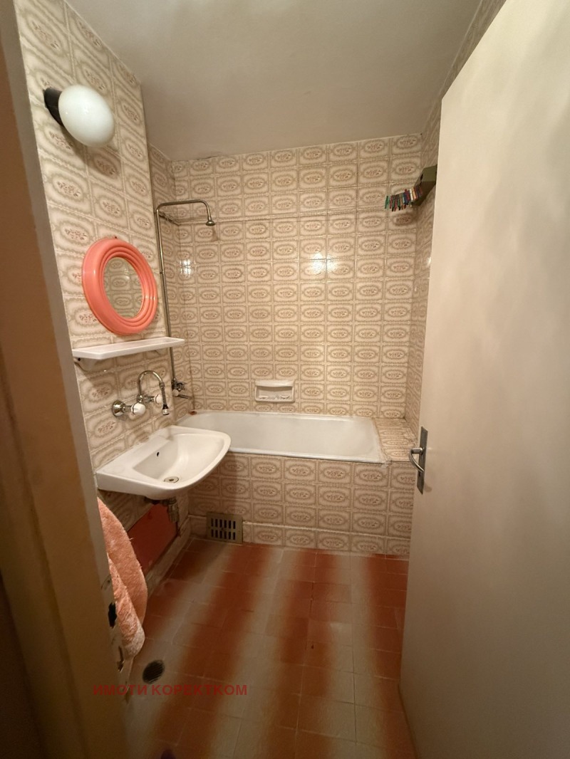 Te koop  3 slaapkamers Sofia , Ilinden , 130 m² | 18193209 - afbeelding [13]