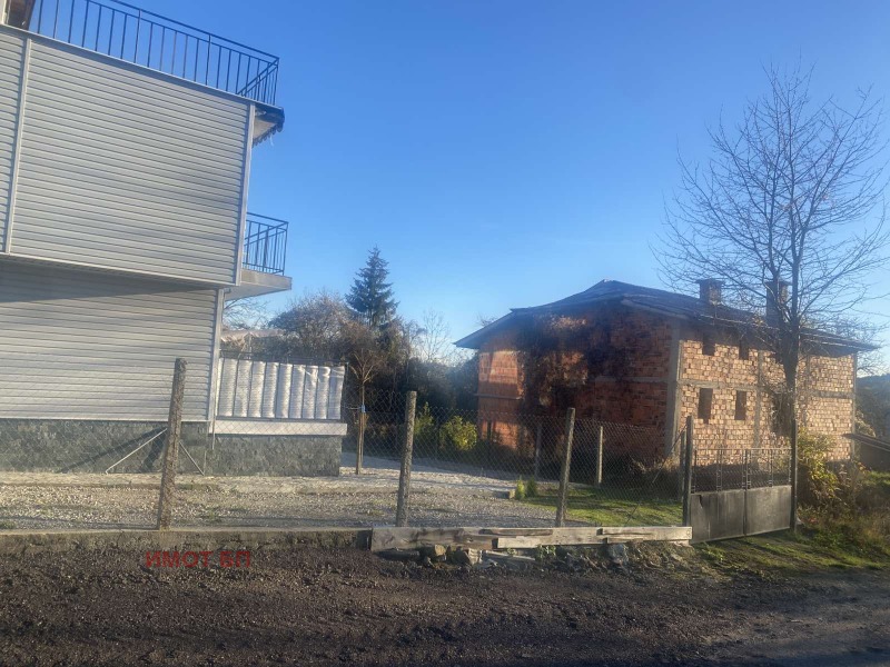 Продава КЪЩА, с. Долни Романци, област Перник, снимка 3 - Къщи - 52591884