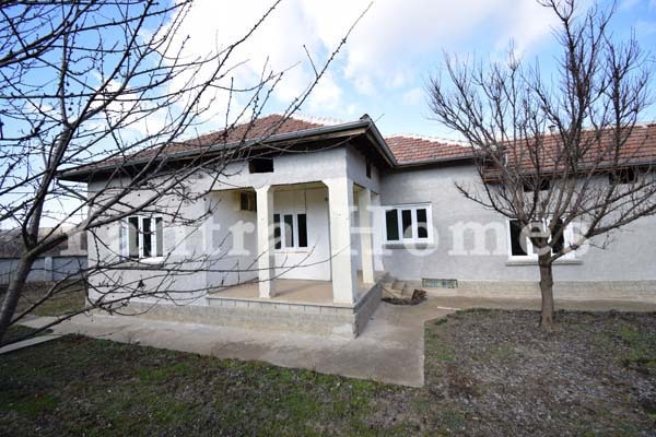 Продава КЪЩА, с. Страхилово, област Велико Търново, снимка 1 - Къщи - 41473811