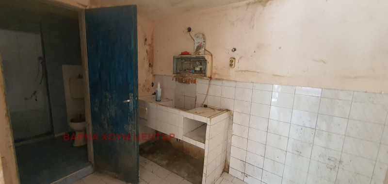 In vendita  Box auto Varna , Vinitsa , 30 mq | 50070919 - Immagine [6]