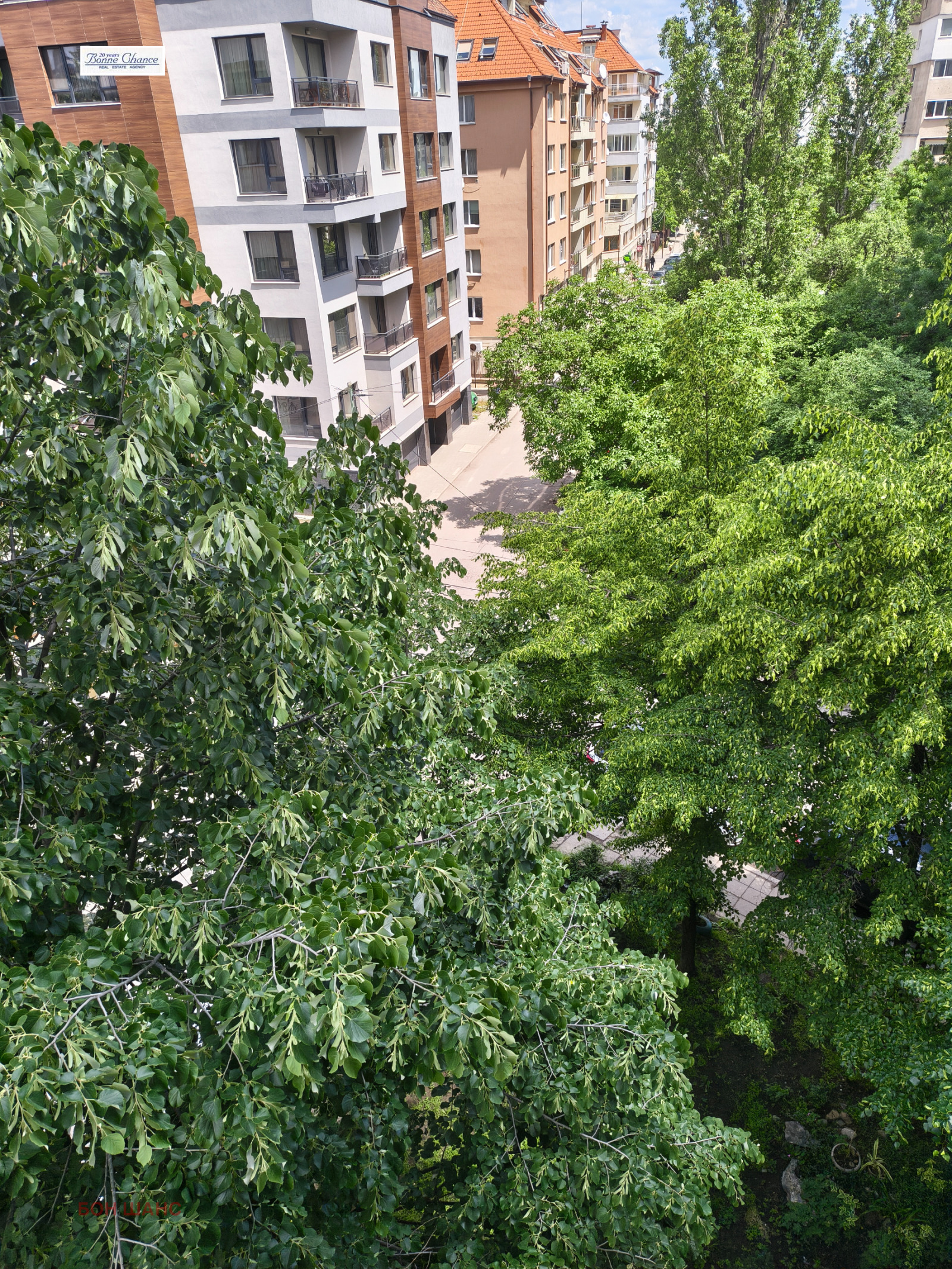 Продава ГАРАЖ, ПАРКОМЯСТО, гр. София, Борово, снимка 2 - Гаражи и паркоместа - 54668457