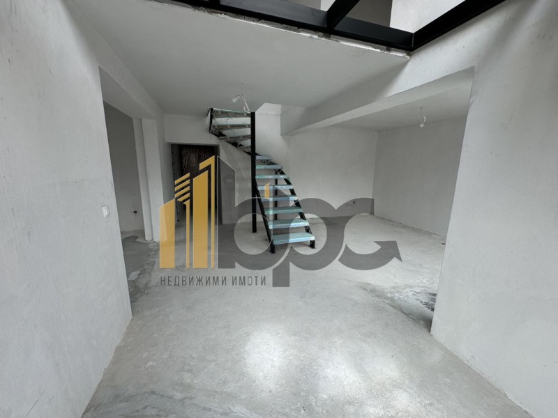 Продава  3-стаен, град София, Борово •  280 800 EUR • ID 27816218 — holmes.bg - [1] 