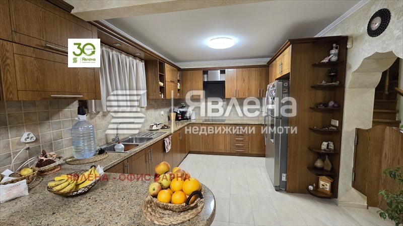 Продава КЪЩА, гр. Варна, Изгрев, снимка 8 - Къщи - 48287340