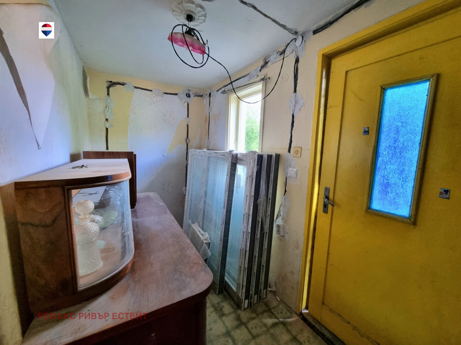 Продава КЪЩА, с. Божичен, област Русе, снимка 12 - Къщи - 54960259