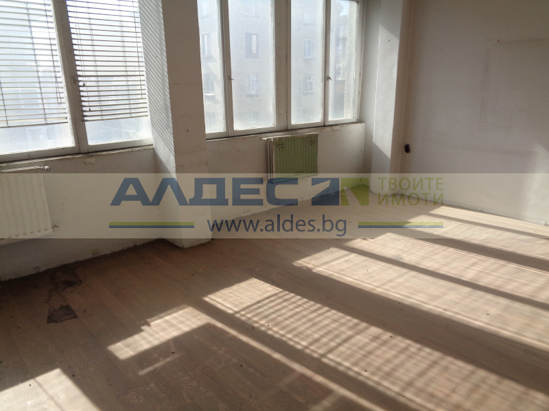 Te koop  Kantoor Sofia , Tsentar , 2358 m² | 61557016 - afbeelding [15]