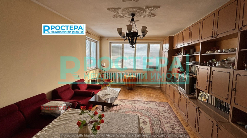 Продава ЕТАЖ ОТ КЪЩА, гр. Търговище, Вароша, снимка 2 - Етаж от къща - 52871777