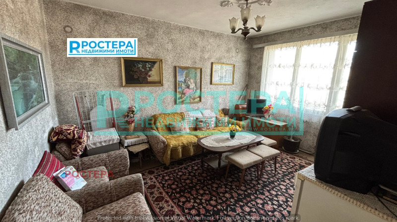 Продава ЕТАЖ ОТ КЪЩА, гр. Търговище, Вароша, снимка 3 - Етаж от къща - 52871777