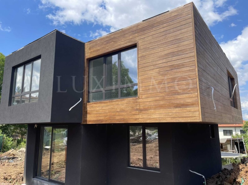 En venta  Casa Sofia , m-t Kambanite , 260 metros cuadrados | 38201619