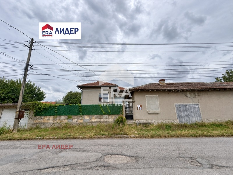 Продава КЪЩА, с. Бъзън, област Русе