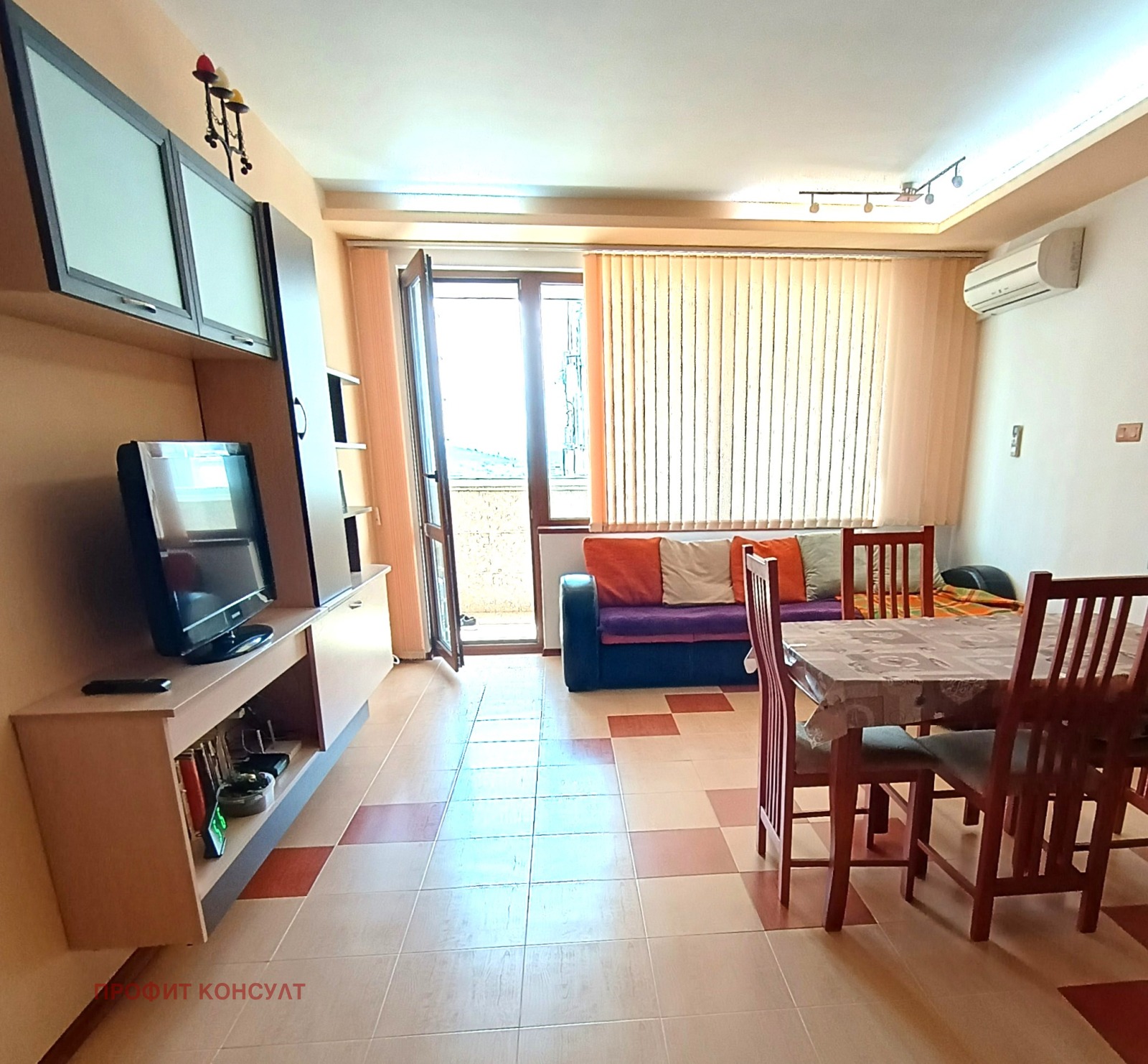 Продава 3-СТАЕН, гр. Велико Търново, Колю Фичето, снимка 2 - Апартаменти - 50194558