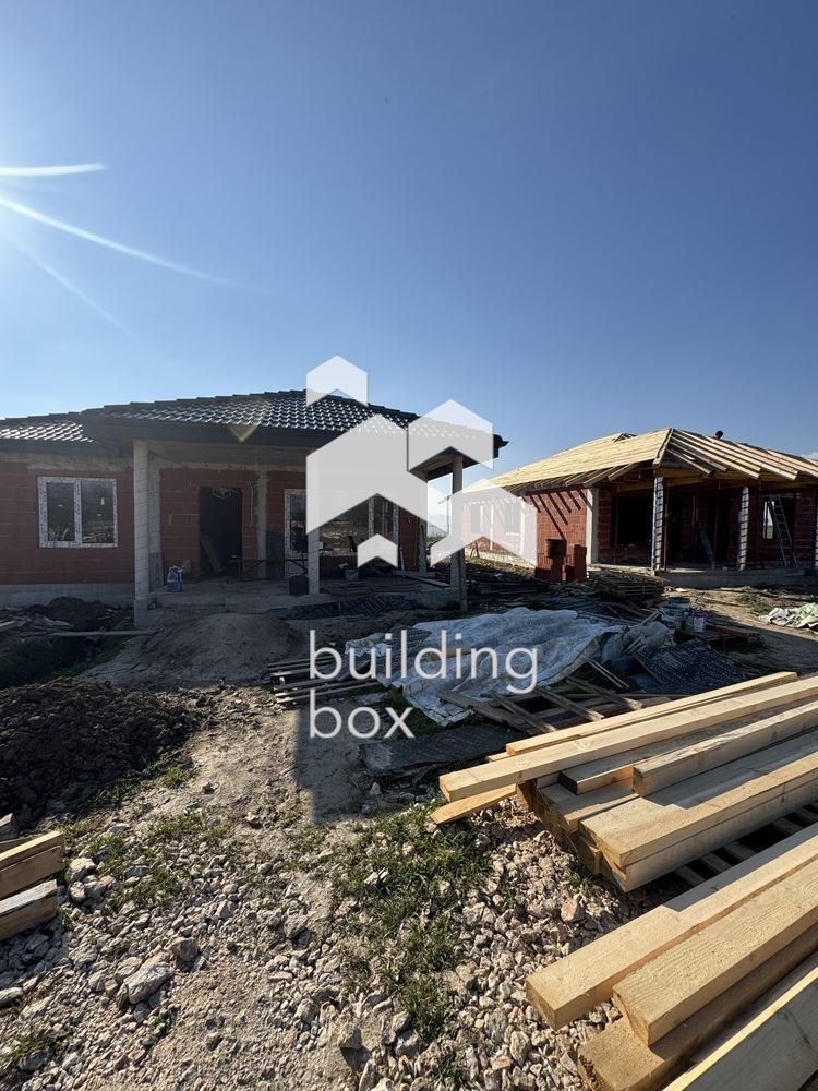Продава КЪЩА, с. Маноле, област Пловдив, снимка 2 - Къщи - 54332315