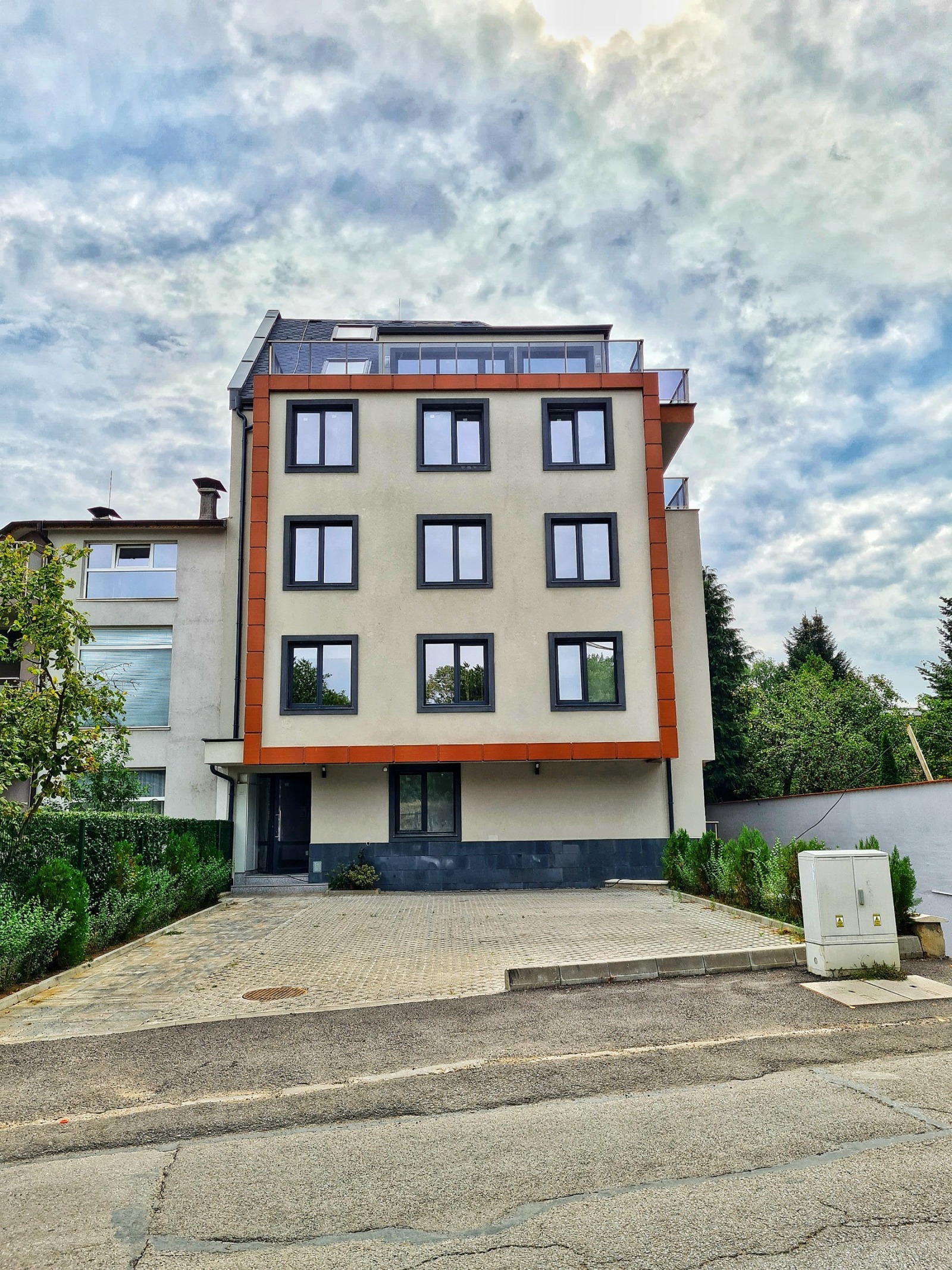 Продава ГАРАЖ, ПАРКОМЯСТО, гр. София, Витоша, снимка 2 - Гаражи и паркоместа - 55347796