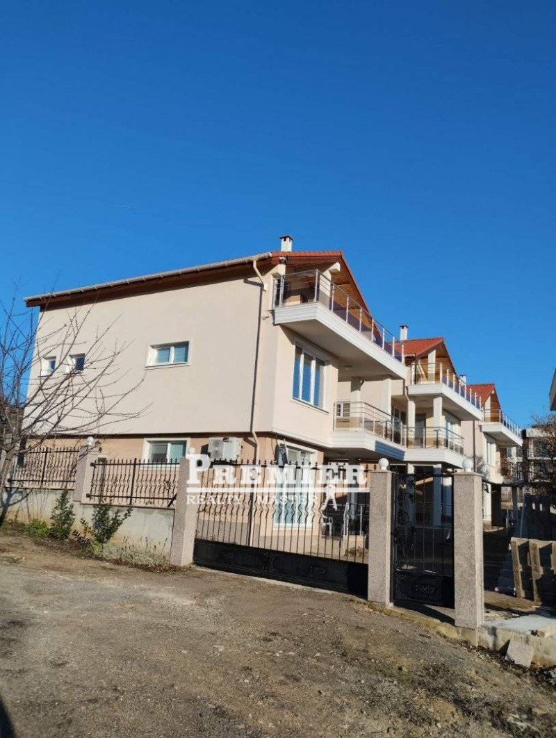 Продава КЪЩА в област Бургас, гр. Свети Влас - 254 кв.м / 255 000 € » 498 736.65 лв., ПРЕМИЕР