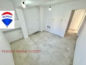 3-стаен град Русе, Родина 1 11