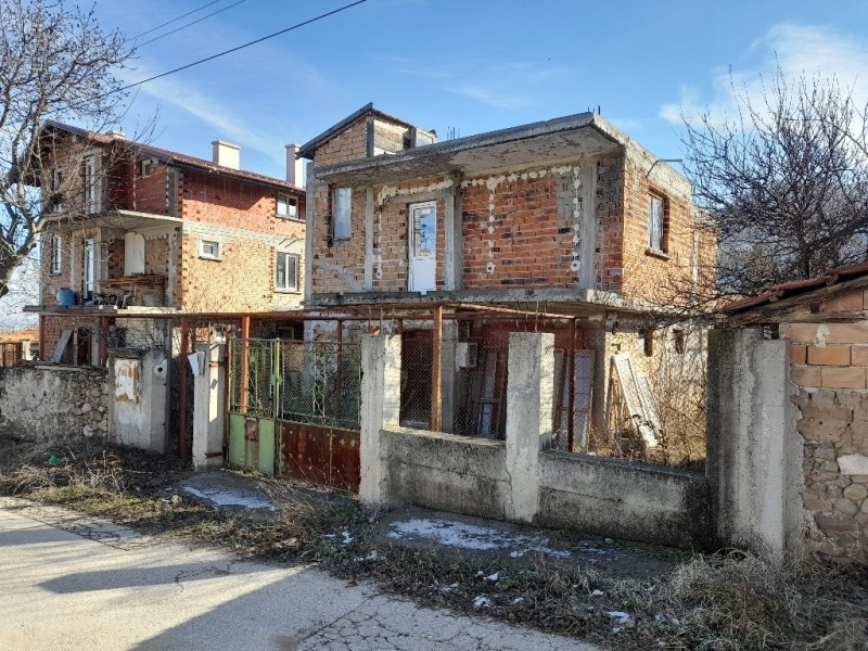 Продава КЪЩА, с. Тополово, област Пловдив