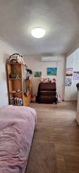 3 bedroom Zornitsa, Burgas 6