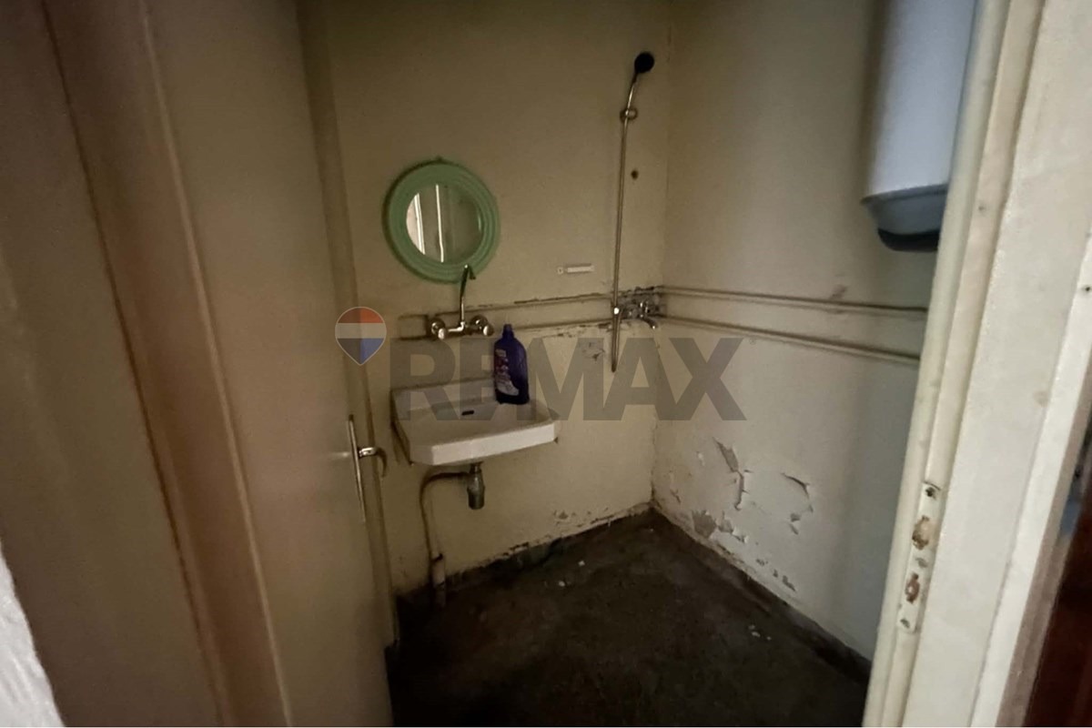 Продава 1-СТАЕН, гр. Шумен, Боян Българанов 1, снимка 6 - Апартаменти - 56314016