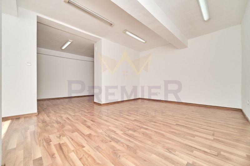 For Sale  3+ bedroom Varna , Lyatno kino Trakiya , 192 sq.m | 25057770 - image [4]