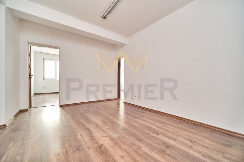 For Sale  3+ bedroom Varna , Lyatno kino Trakiya , 192 sq.m | 25057770 - image [10]
