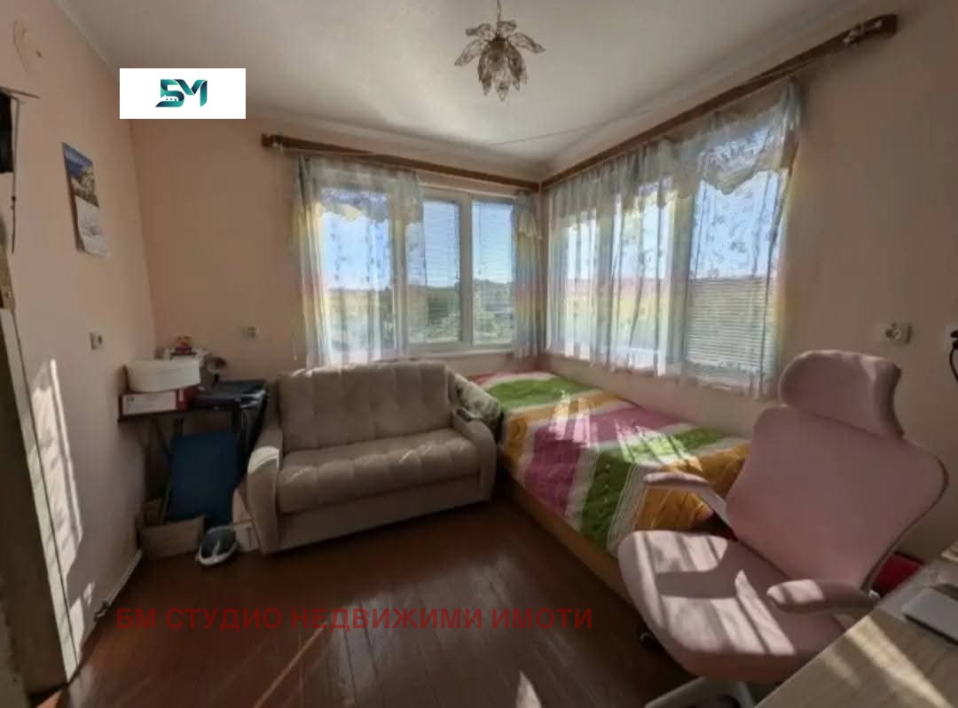 Продава КЪЩА, гр. Дебелец, област Велико Търново, снимка 4 - Къщи - 54672191