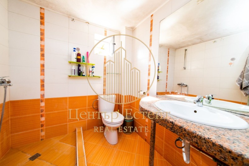 Продава КЪЩА, гр. Плевен, м-т Орлето, снимка 10 - Къщи - 52164004