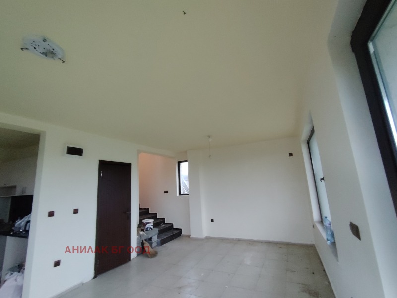 Продава КЪЩА, с. Полковник Свещарово, област Добрич, снимка 3 - Къщи - 52746967