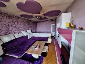 1 quarto Cveten kvartal, Varna