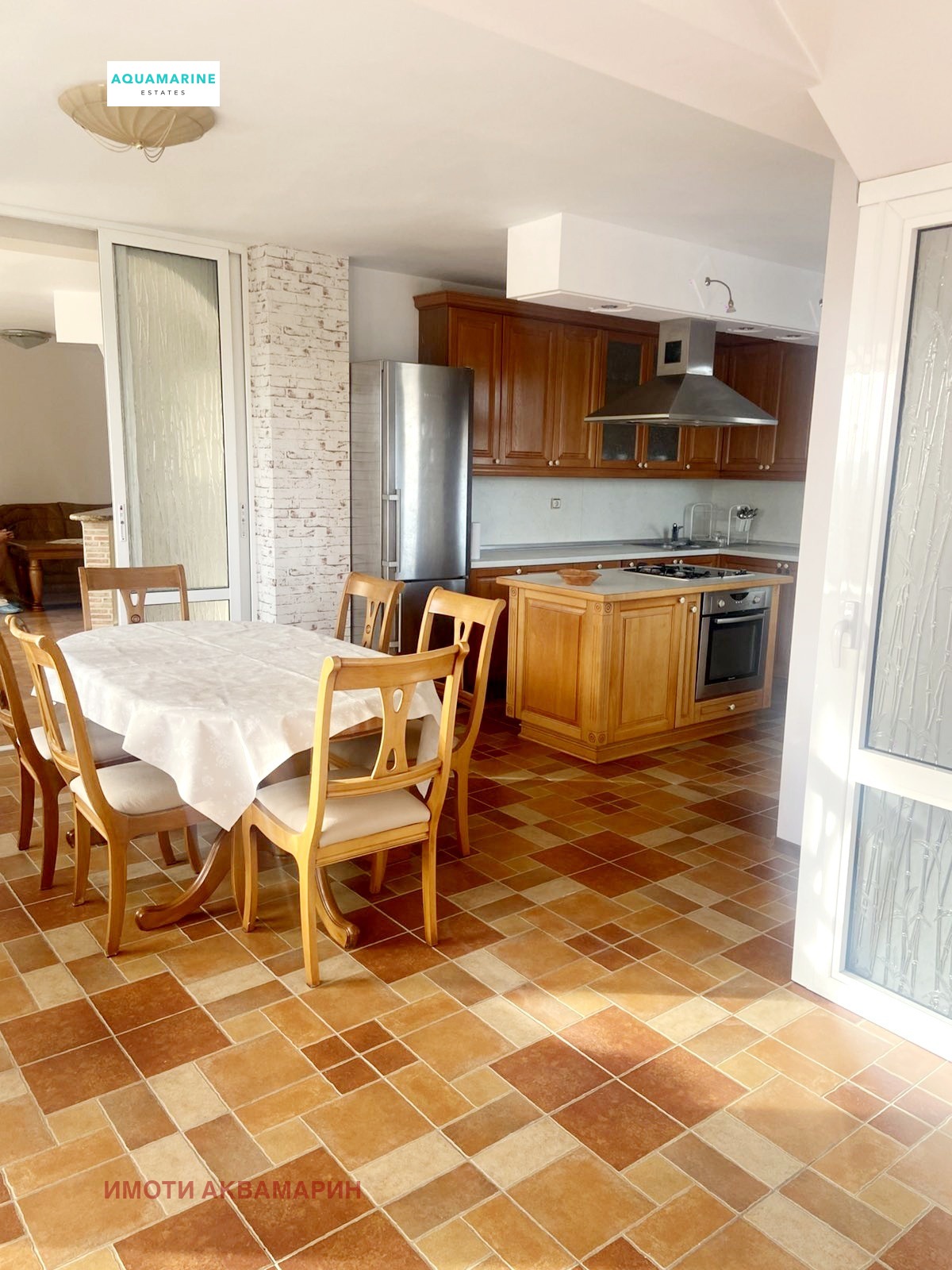 Продава 4-СТАЕН, гр. Варна, Бриз