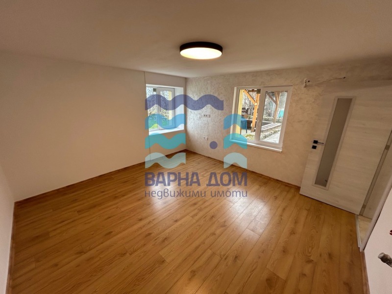 Продава ЕТАЖ ОТ КЪЩА, гр. Варна, Виница, снимка 2 - Етаж от къща - 53591739