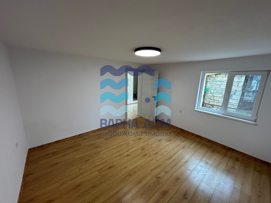 Продава ЕТАЖ ОТ КЪЩА, гр. Варна, Виница, снимка 2 - Етаж от къща - 53591739