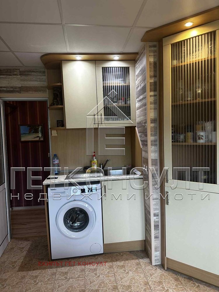 Продава  4-стаен град Варна , Левски 2 , 82 кв.м | 66321995 - изображение [2]