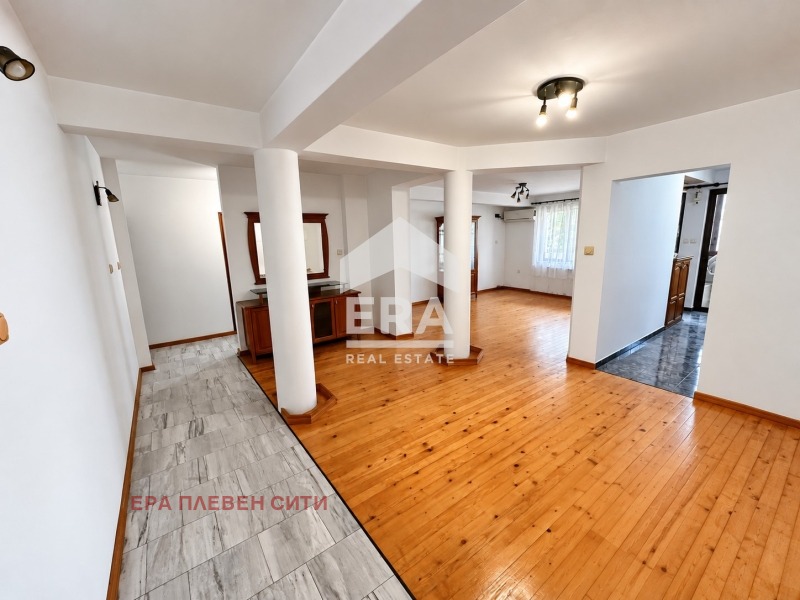 Продава МНОГОСТАЕН, гр. Плевен, Широк център