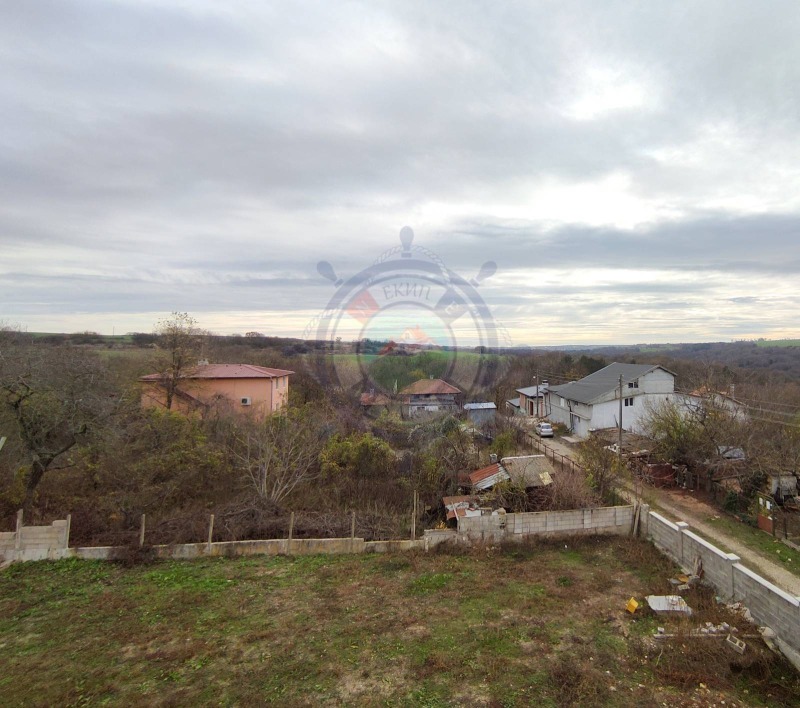 Продава КЪЩА в област Варна, с. Орешак - 420 кв.м / 315 000 € » 616 086.45 лв., ЕКИП САРТ