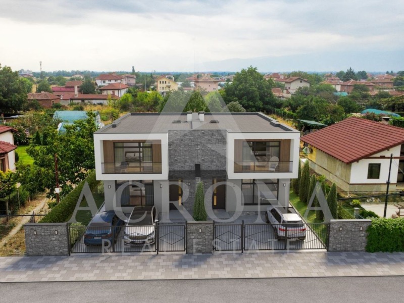 Продава  Къща област Пловдив , с. Скутаре , 250 кв.м | 49750862