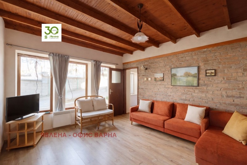 Продава КЪЩА в град Варна, с. Звездица - 200 кв.м / 280 000 € » 547 632.40 лв., ЯВЛЕНА - ОФИС ВАРНА