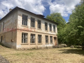 Maison Pechtera, région Pernik 1