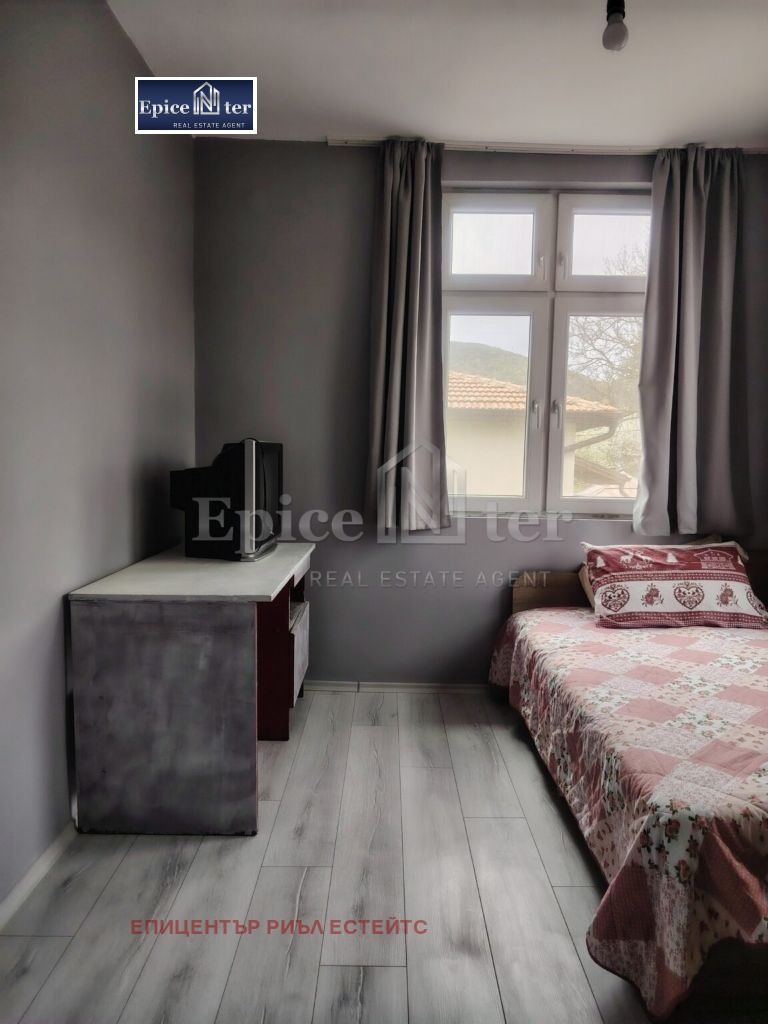 Продава КЪЩА, с. Извор, област Перник, снимка 2 - Къщи - 54254114