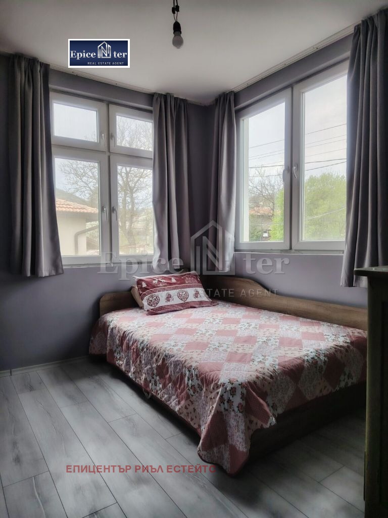 Продава КЪЩА, с. Извор, област Перник, снимка 12 - Къщи - 54254114