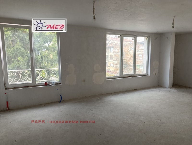 À venda  2 quartos Ruse , Chirok centar , 148 m² | 46031026 - imagem [2]