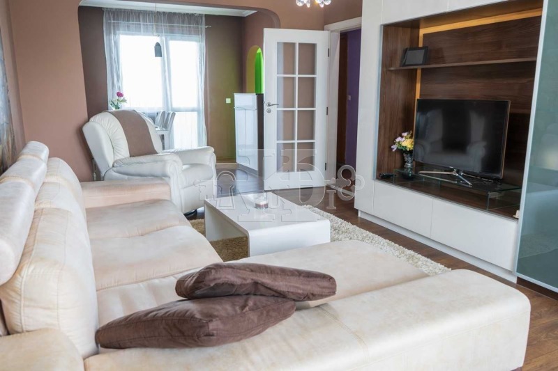 Продава  4-стаен град Добрич , Христо Ботев , 98 кв.м | 60016983