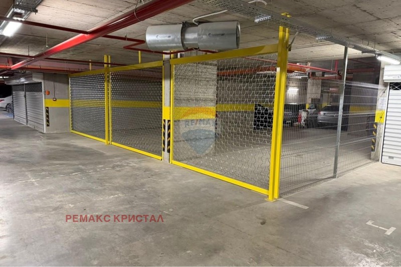 Продава ПАРКОМЯСТО в град Пловдив, Тракия - 40 кв.м / 36 000 € » 70 409.88 лв., РЕМАКС КРИСТАЛ