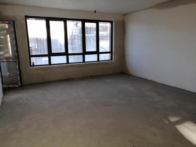 Продава  3-стаен град Пловдив , Остромила , 96 кв.м | 32130043