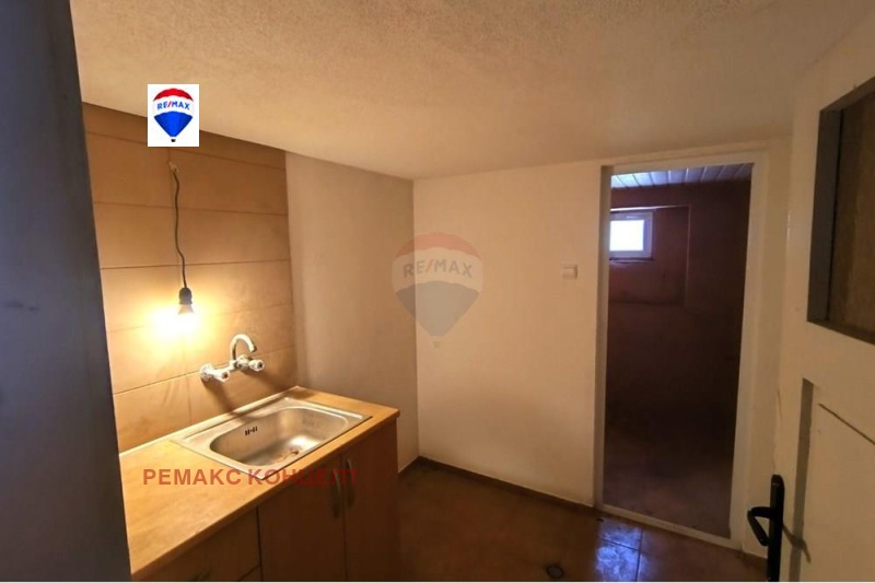 Продава  Етаж от къща град Шумен , Макак , 80 кв.м | 72540710 - изображение [4]